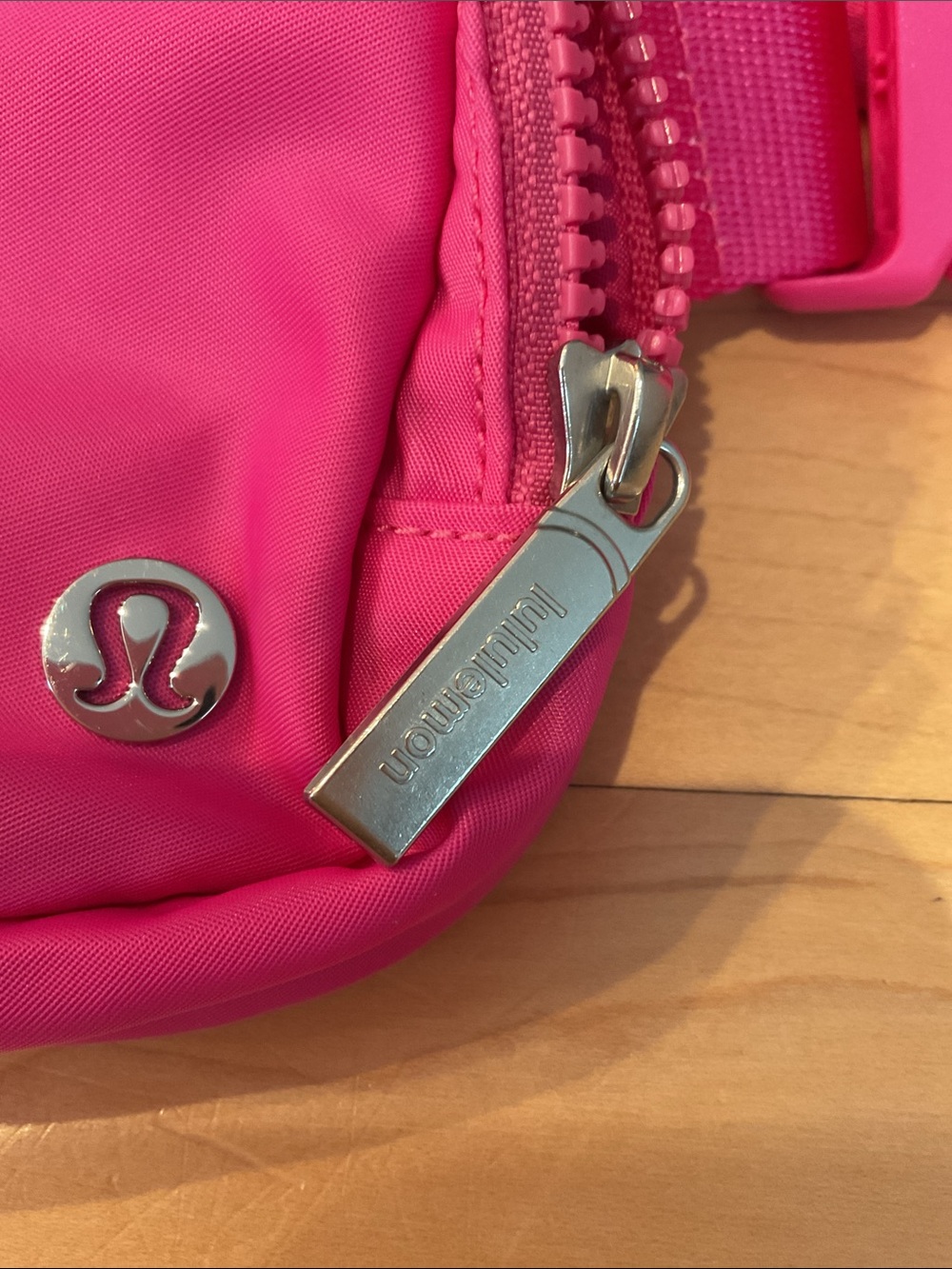 Lululemon Hot Pink Crossbody Everywhere Belt Bag 💓 - Picture 2 of 7
